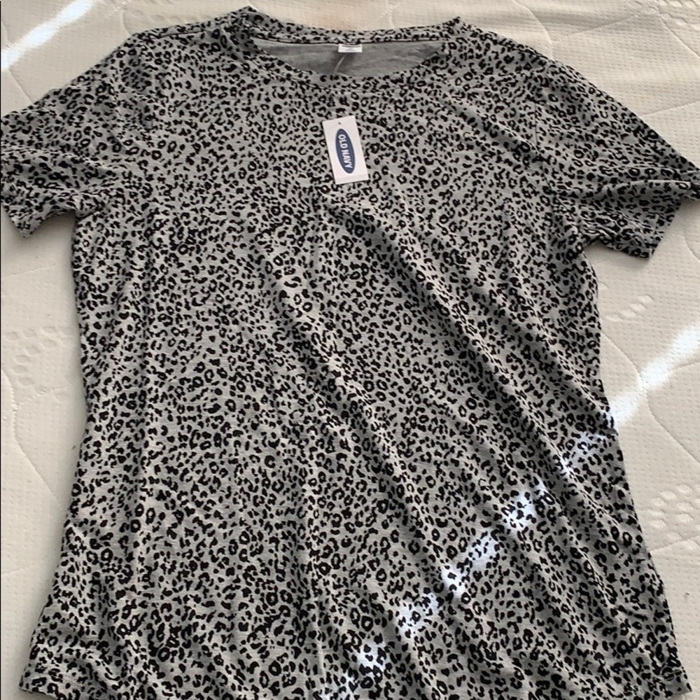 Old navy leopard print tee